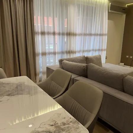 Grand 2 Bedroom Apartment